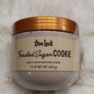 Tree Hut Frosted Sugar Cookie Exfoliating Scrub with Gold Lid